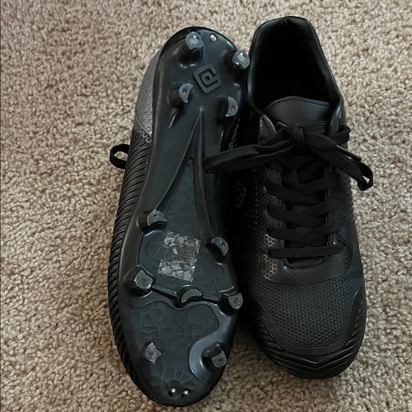 Umbro Black Men's cleats size 7.5 - Picture 2 of 5